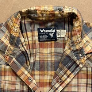Vtg Wrangler Shortsleeved Pearl Snap button down